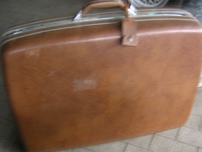 ขายกระเป๋าโบราณ ใช้งานได้อยู่ น่าสะสม แข็งแรง