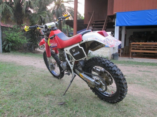 ขาย XR 250 CC ถังพลาสติกตัวแข่งเครื่องแรงสนใจราคาลดได้ ขาย XR 250 CC ถังพลาสติกตัวแข่งเครื่องแรงสนใจราคาลดได้