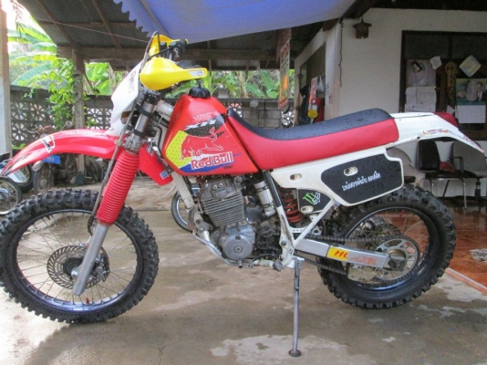 ขาย XR 250 CC ถังพลาสติกตัวแข่งเครื่องแรงสนใจราคาลดได้ ขาย XR 250 CC ถังพลาสติกตัวแข่งเครื่องแรงสนใจราคาลดได้