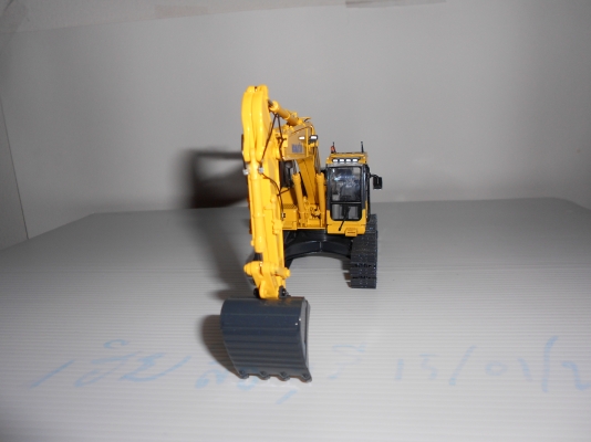 ขายโมเดล KOMATSU PC200-8 สเกล 1:50