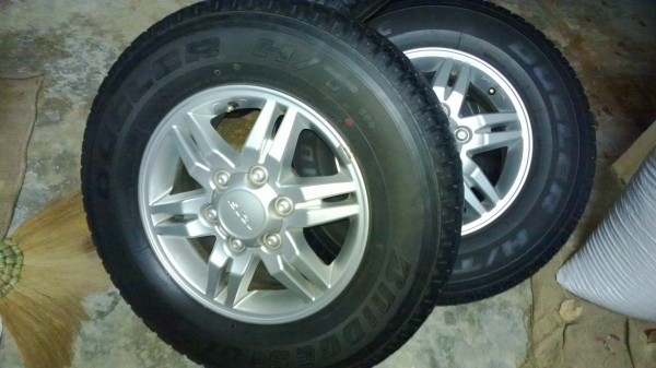 ล้อพร้อมยางดีแม็กตัวยกสูงปี09(ลดราคา)