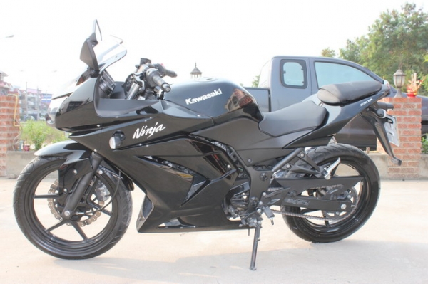 ...ขาย kawasaki ninja 250 ปี 2010 มือ1 ออกห้าง เลขไมล์ 6000 โล