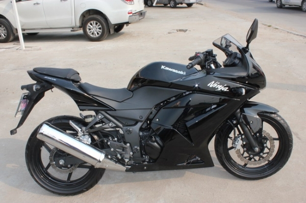 ...ขาย kawasaki ninja 250 ปี 2010 มือ1 ออกห้าง เลขไมล์ 6000 โล