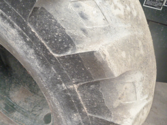 ขายถูกสุดๆ รถตัก KAWAZAKI รุ่น 60ZIV-2 ราคาไม่ถึงล้านแน่นอน  สนใจติดต่อเจี๊ยบเลยค่ะ  087-3310254  ค่ะ