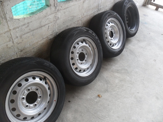 ล้อกะทะ 15นิ้ว 6รู + ยาง205/65R15 ล้อกะทะ 15นิ้ว 6รู + ยาง205/65R15