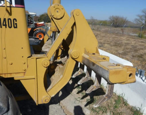 รถเกรด 140G Caterpillar 72V10xxx มีริปเปอร์หลัง รถนำเข้าเอง ขายเอง ราคาไม่เเพงค่ะ รถเกรด 140G Caterpillar 72V10xxx มีริปเปอร์หลัง รถนำเข้าเอง ขายเอง ราคาไม่เเพงค่ะ