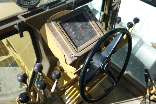 รถเกรด 140G Caterpillar 72V10xxx มีริปเปอร์หลัง รถนำเข้าเอง ขายเอง ราคาไม่เเพงค่ะ รถเกรด 140G Caterpillar 72V10xxx มีริปเปอร์หลัง รถนำเข้าเอง ขายเอง ราคาไม่เเพงค่ะ