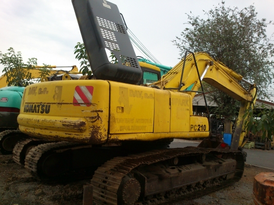 KOMUTSU PC 210LC