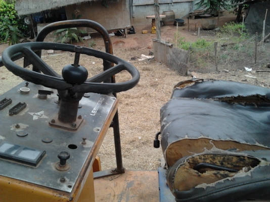 LEBRERO 910D รถบดล้อเหล็กสั่นสะเทือน 2 เพลาสภาพดีพร้อมใช้งาน ระบบไฮดรอลิกส์ไม่มีแตกไม่มีรั่วซึ่ม ขับง่ายบังคับง่ายไม่มีปัญหา ช่วงล่างแน่นพร้อมบดอัดได้เลย เอกสารสัญญาซื้อขาย ราคาต่อรองได้นะครับ LEBRERO 910D รถบดล้อเหล็กสั่นสะเทือน 2 เพลาสภาพดีพร้อมใช้งาน ระบบไฮดรอลิกส์ไม่มีแตกไม่มีรั่วซึ่ม ขับง่ายบังคับง่ายไม่มีปัญหา ช่วงล่างแน่นพร้อมบดอัดได้เลย เอกสารสัญญาซื้อขาย ราคาต่อรองได้นะครับ