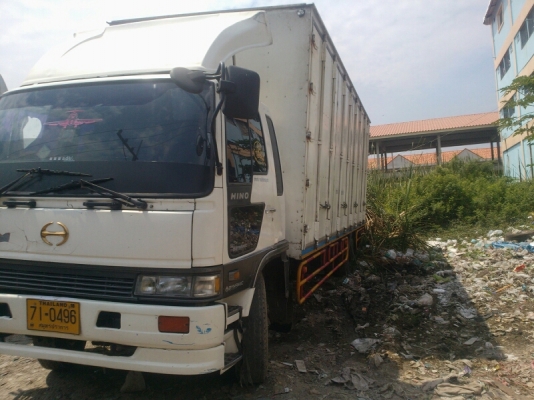 ขายด่วน 6ล้อใหญ่hino  ตู้แห้ง10 บาน พร้อมใช้ จบราคาสุดท้าย