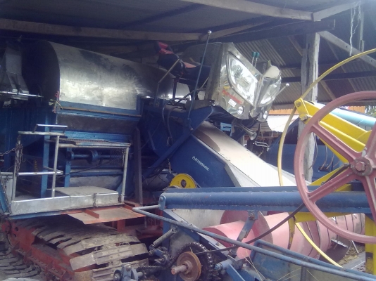 ขายรถเกี่ยววิชาญ รองกระสอบ พร้อมใช้งาน