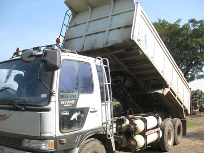 เจ้าของฝากขาย 10 ล้อ 2 เพลาดั้มพ์ Hino FM 3 H เครื่อง 240 ติดแก๊ส รถห้าง โทรเลย  088-4501277