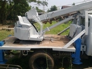 ขายรถเจาะสว่านขุดเจาะเสาไฟฟ้า