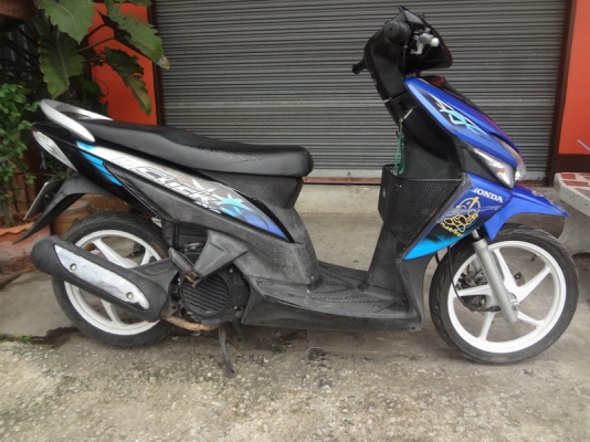 ขาย click  2 คัน ล้อแม็ก