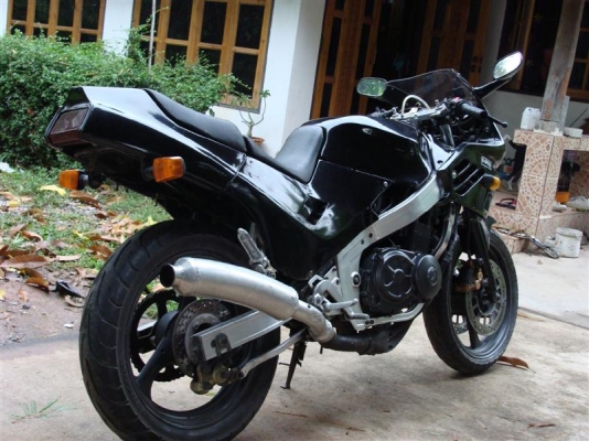 ขาย suzuki gsxr 400 32000 ราคาลดได้อีก (รถพร้อมขี่กลับได้เลย)