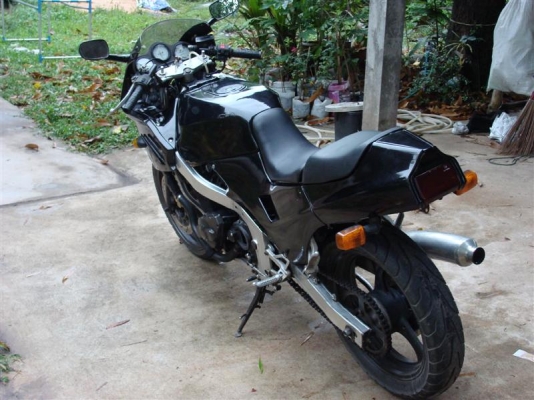 ขาย suzuki gsxr 400 32000 ราคาลดได้อีก (รถพร้อมขี่กลับได้เลย)