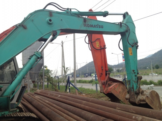 ขาย แบ็คโฮ KOMATSU PC-200 สภาพสวยมาก แห้งๆ เดิมๆ ไม่มีเยิ้ม ใช้งานดี