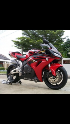 มาก่อนได้ก่อน HONDA CBR1000RR ปี2006 สภาพเยี่ยมๆ 180000