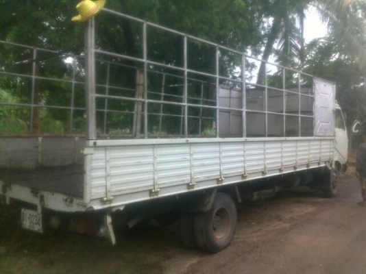 HINO FC146A - 150 HP WO6D กระบะคอกเหล็กยาว 6.30 เมตร เครื่องแรงดีไม่มีเยิ้ม หัวเก๋งไม่มีผุภายในคอนโซลสวยครบ พวงมาลัยเพาเวอร์ ช่วงล่างใหญ่คัชซีดี ยาง 8.25 ขอบ 16 สภาพดีพร้อมบรรทุกพร้อมใช้งานได้เลย เอกสารทเบียนครบถูกต้องพร้อมโอน ราคาต่อรองได้ครับ