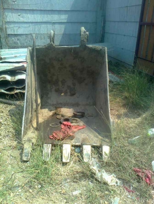 แบคโฮ KOMATSU PC200-6 ซีเรียล9XXXX พร้อมหัวเจาะ แบคโฮ KOMATSU PC200-6 ซีเรียล9XXXX พร้อมหัวเจาะ