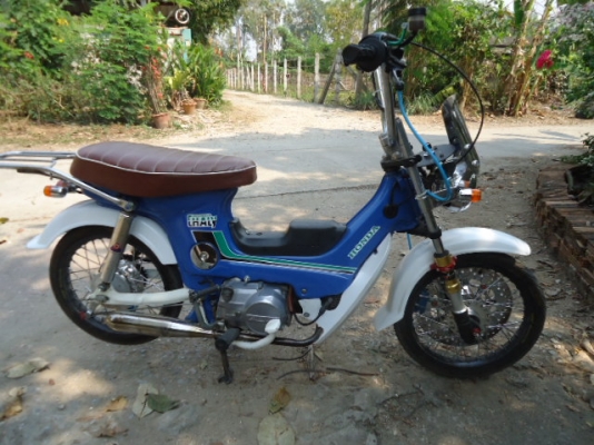 ขาย HONDA CHALY สภาพดีและสวยๆ เปลี่ยนเครื่องดรีม ตูดมนครับ วิ่งทางไกลได้ครับ ราคา 18,000.-เชียงใหม่ครับ