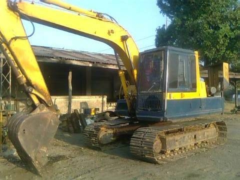 แบคโฮ KOMATSU PC120-3 เครื่องปั้มเดิม