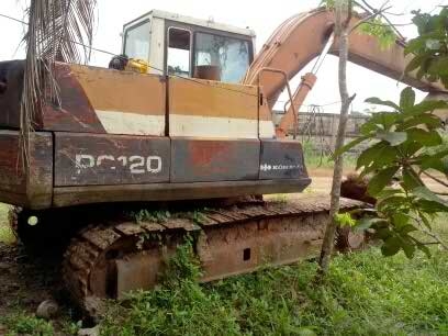 ขายโคมัสซุ PC100-3 ราคา420,000 บาท เจ้าของขายเอง ขายโคมัสซุ PC100-3 ราคา420,000 บาท เจ้าของขายเอง