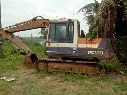 ขายโคมัสซุ PC100-3 ราคา420,000 บาท เจ้าของขายเอง ขายโคมัสซุ PC100-3 ราคา420,000 บาท เจ้าของขายเอง