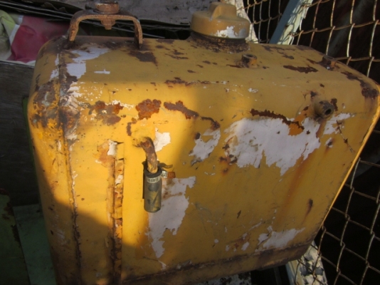 ขาย-ถังน้ำมัน+ถังไฮโดรลิค สำหรับรถแทรกเตอร์ D2-KOMATSU = 18,000 บาท ขาย-ถังน้ำมัน+ถังไฮโดรลิค สำหรับรถแทรกเตอร์ D2-KOMATSU = 18,000 บาท