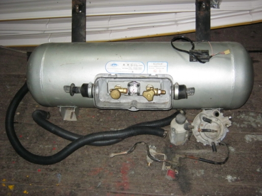 ขายครับ ชุดเเก๊สถังรุ่นใหม่ คาร์บูอุปกรณ์ครบ พร้อมติดตั้ง