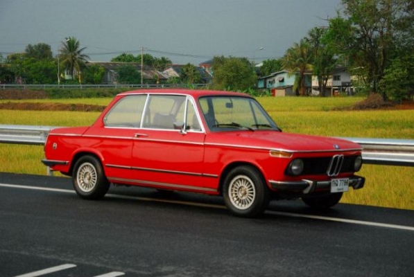 Bmw 2002 เดิมๆสภาพดี ราคาโทรมาเสนอเลยครับ ขอไม่ต่ำกว่าแสนกลางครับ
