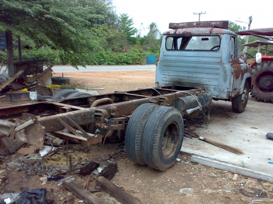 หกล้อโบราณ มิตซูบิชิ จูปิเตอร์ ปรับลดเหลือ 98,000 จากราคา 105,000 ครับผม ลดอีกครับเหลือ ***79,000*** ราคานี้เลยครับ