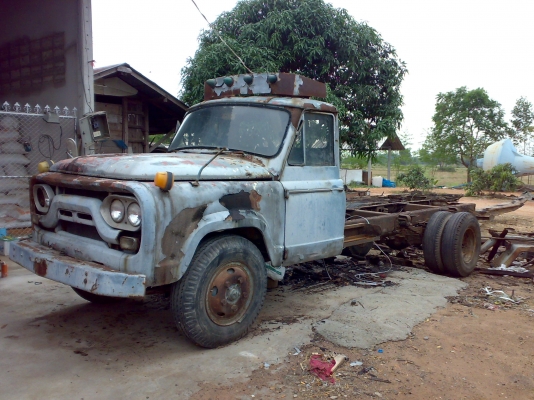 หกล้อโบราณ มิตซูบิชิ จูปิเตอร์ ปรับลดเหลือ 98,000 จากราคา 105,000 ครับผม ลดอีกครับเหลือ ***79,000*** ราคานี้เลยครับ