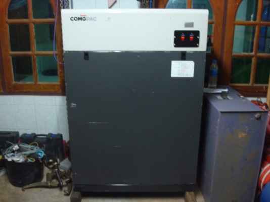 ปั๊มลมลูกสูบแบบตู้เก็บเสียง 5 แรงมีAIR DRYER เก่าญี่ปุ่น