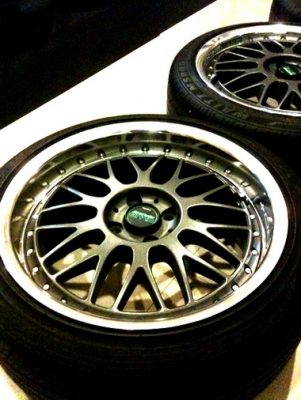 ล้อแม็กซ์17นิ้ว พร้อมยาง Lenso หน้า7.5หลัง8 ขนาด 4 รู100 ครับ ล้อแม็กซ์17นิ้ว พร้อมยาง Lenso หน้า7.5หลัง8 ขนาด 4 รู100 ครับ