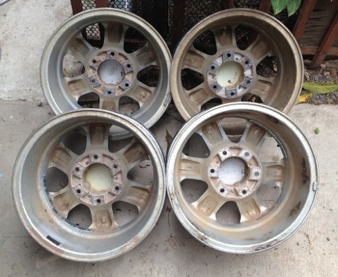 ขายล้อเล็บเหยี่ยวแท้ Isuzu สภาพเดิมทุกอย่าง *10800 บาทครับ