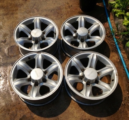 ขายล้อเล็บเหยี่ยวแท้ Isuzu สภาพเดิมทุกอย่าง *10800 บาทครับ