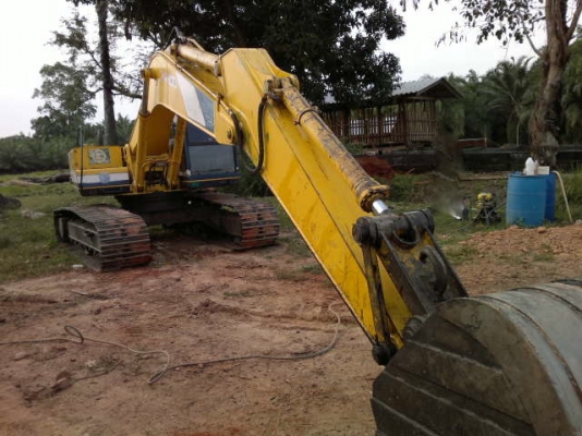 รถแบคโฮ KOBELCO 200 - 3 มัคที ยูตานิ สนใจติดต่อ 081 - 6079515 รถแบคโฮ KOBELCO 200 - 3 มัคที ยูตานิ สนใจติดต่อ 081 - 6079515