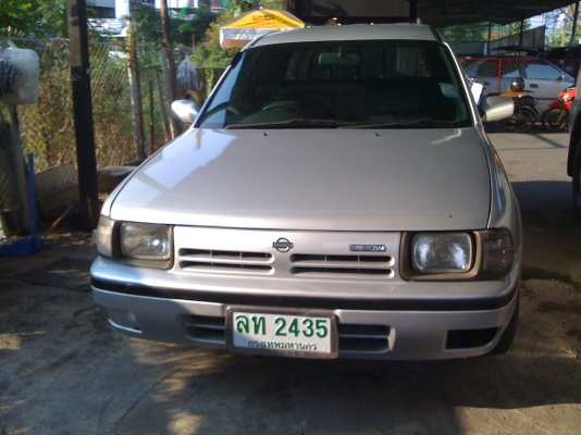 1999 นิสสัน เอ็นวี ควีนแค็ป หลงคาไฟเบอร์พร้อม แอร์เย็น เครื่องเสียงพร้อม สภาพสีสวยภายในสวย ตัวถังเดิมบางทั้งคัน รับประกันความสวย ล้อแม็กพร้อมยางใหม่ก.ออโต้ ติดแก๊ส LPG แล้ว รถเจ้าของเดียวตั้งแต่ออกห้าง สภาพสวยมากไม่มีชนหนัก ดาว์น 25,000