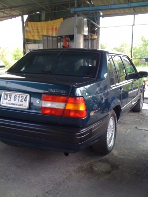 1995 วอลโว่ 940 se turbo ก.ออโต้ ติดแก๊สหัวฉีด สีเขียงเข้ม เบาะหนัง ภายในสวยจัด ภายนอกสวยมาก เครื่องช่วงล่างสมบูรณ์มาก เกียร์ดี ตัวถังสวย ล้อแม็กเดิม ถือว่าเป็นรถที่สวยคันหนึ่งของรุ่นนี้ ที่หายากมาก ๆๆ ถ้าหารุ่นใช้ต้องรีบมาดูรับรองไม่ผิดหวัง ซื้อได้ทั้งเง