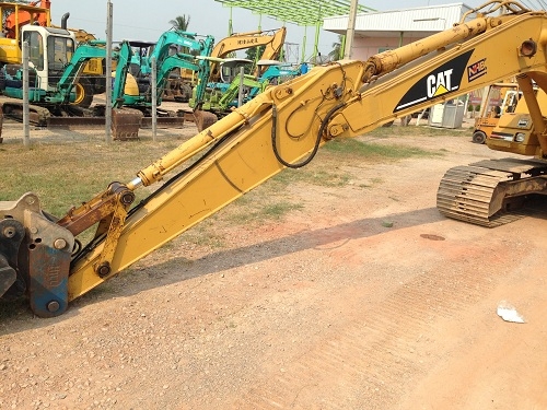 ขายรถแบคโฮ CAT 312B สภาพสวย มี VDO ครับ รถนอกนำเข้าเอกสารพร้อม ทำงาน 6000ชั่วโมง สนใจติดต่อ 081-2990958