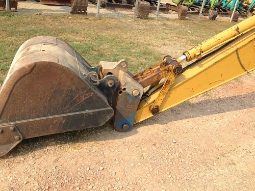 ขายรถแบคโฮ CAT 312B สภาพสวย มี VDO ครับ รถนอกนำเข้าเอกสารพร้อม ทำงาน 6000ชั่วโมง สนใจติดต่อ 081-2990958