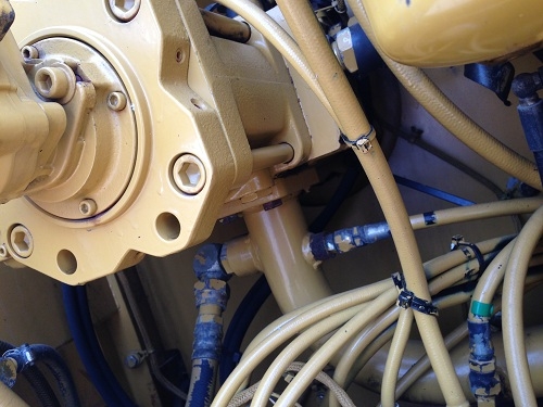 ขายรถแบคโฮ CAT 312B สภาพสวย มี VDO ครับ รถนอกนำเข้าเอกสารพร้อม ทำงาน 6000ชั่วโมง สนใจติดต่อ 081-2990958