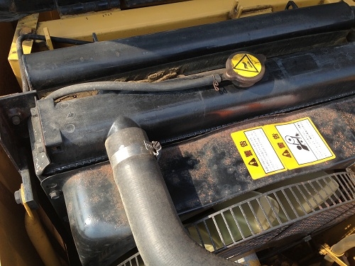 ขายรถแบคโฮ CAT 312B สภาพสวย มี VDO ครับ รถนอกนำเข้าเอกสารพร้อม ทำงาน 6000ชั่วโมง สนใจติดต่อ 081-2990958