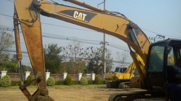 รถแบคโฮ  CAT 320C  13000 ซม.  สนใจติดต่อ 081 - 6079515