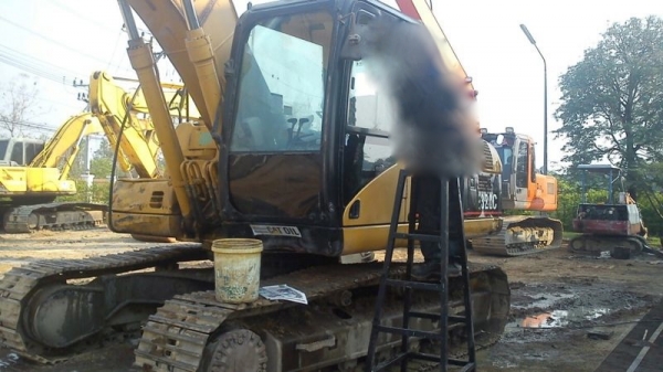 รถแบคโฮ CAT 320C 13000 ซม. สนใจติดต่อ 081 - 6079515 รถแบคโฮ CAT 320C 13000 ซม. สนใจติดต่อ 081 - 6079515