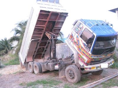 ขาย Isuzu Roccy สิบล้อสองเพลาดั้มพ์ ห้างเดิมๆ สภาพดี พร้อมใช้ โทร 088-4501277 ขาย Isuzu Roccy สิบล้อสองเพลาดั้มพ์ ห้างเดิมๆ สภาพดี พร้อมใช้ โทร 088-4501277