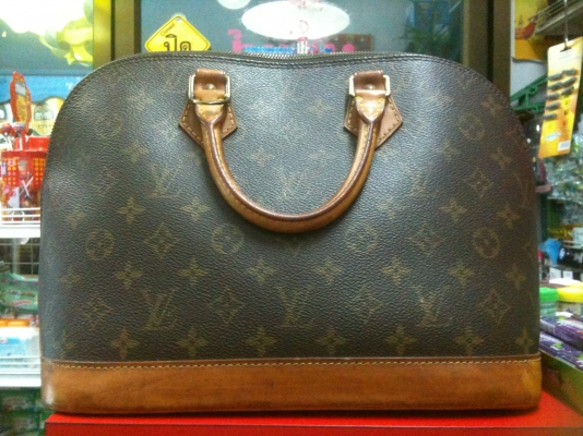 ขายกระถือ LV รุ่น อัลม่า ของแท้ 100\%