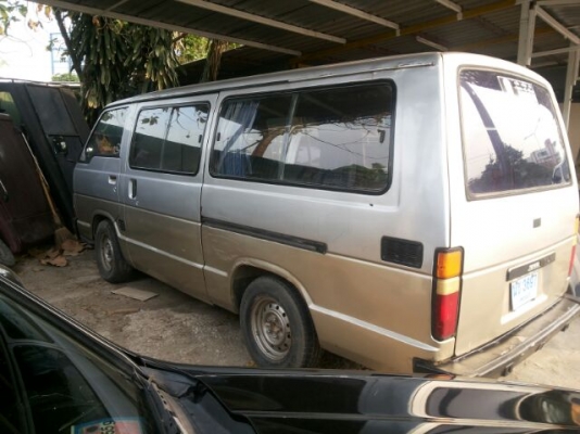 รถตู้ TOYOTA  เครื่อง ดีเซล 3 แอล แน่น ขับกลับได้เลย 45,500 บาท