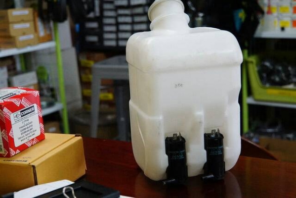 ขายถังฉีดน้ำปัดน้ำฝน ใช้ได้กับรถที่ใช้ไฟ24v